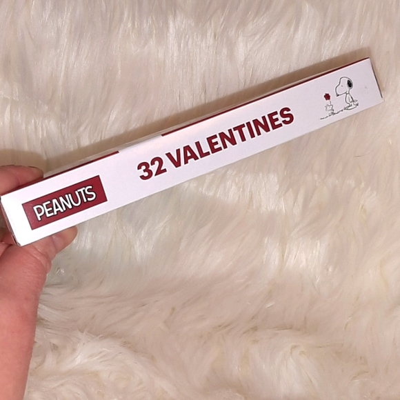 SOLD🆕️32 Peanuts Valentine Cards  NWT - Picture 2 of 7